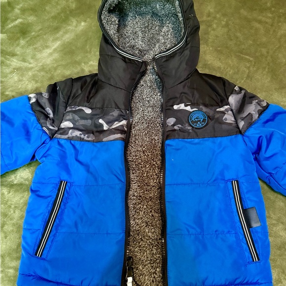 Gerry Boys 4T Reversible Winter Jacket Blue Camo & Grey Sherpa Coat Hooded Warm - Picture 1 of 9